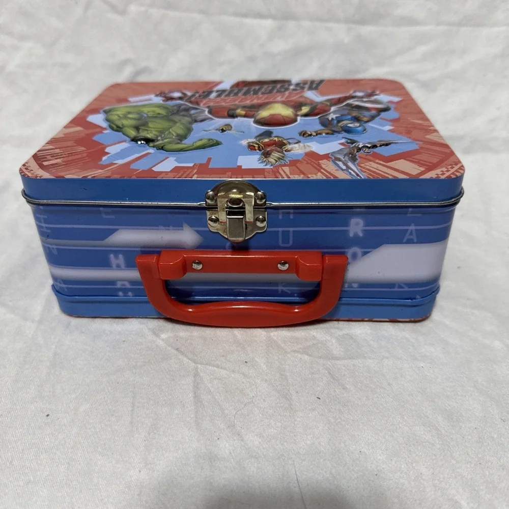 Marvel‎ AVENGERS METAL LUNCH BOX With 48 Piece Jigsaw Puzzle